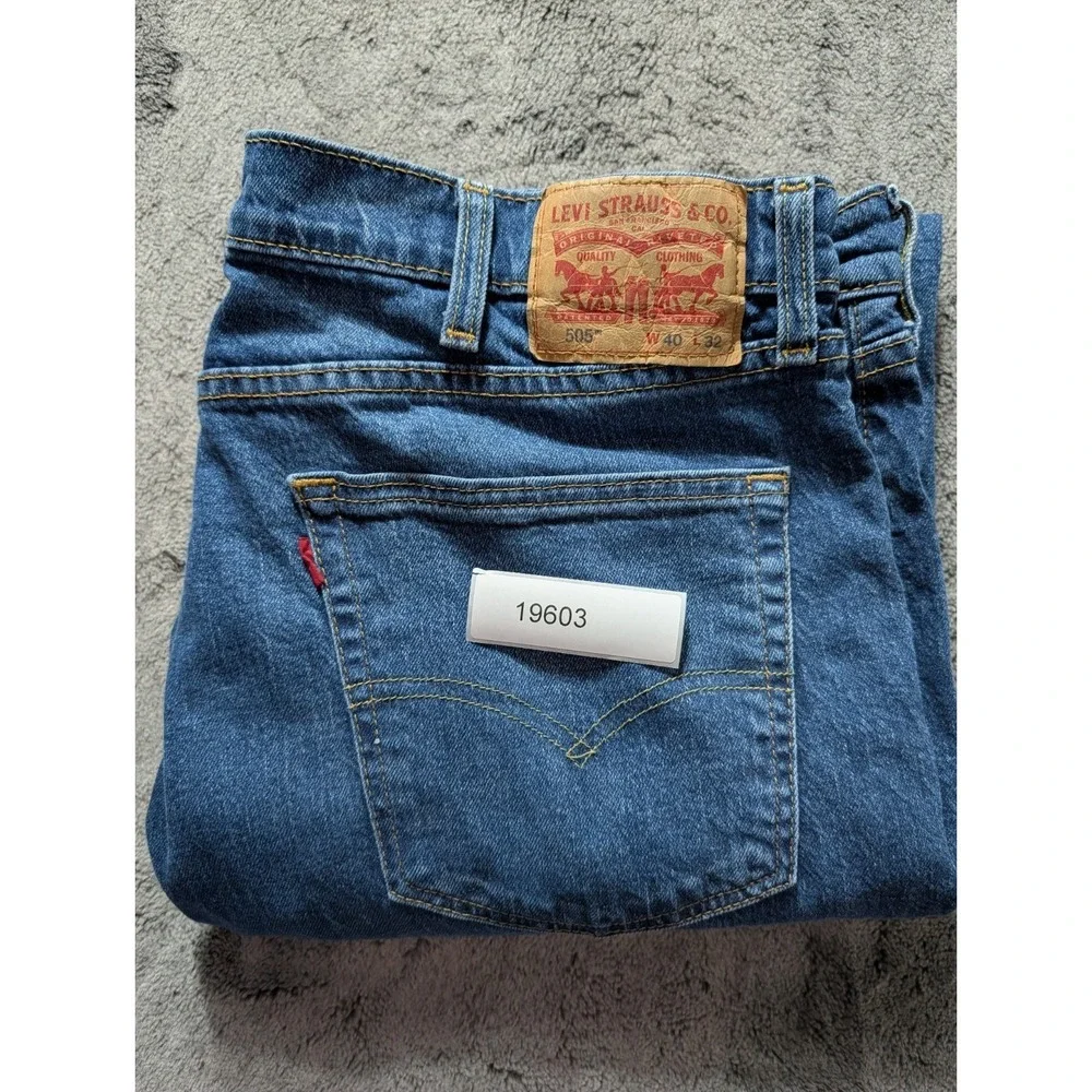 Levi's 505 Regular Fit Jeans Men's Size 40x32 Medium Wash